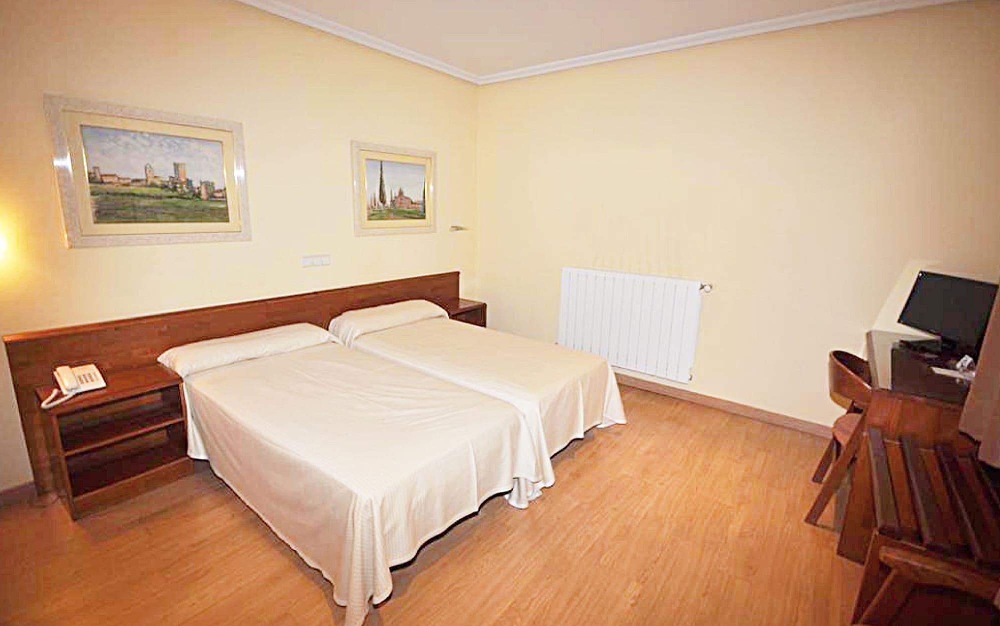 סגוביה Hotel Ele Acueducto מראה חיצוני תמונה