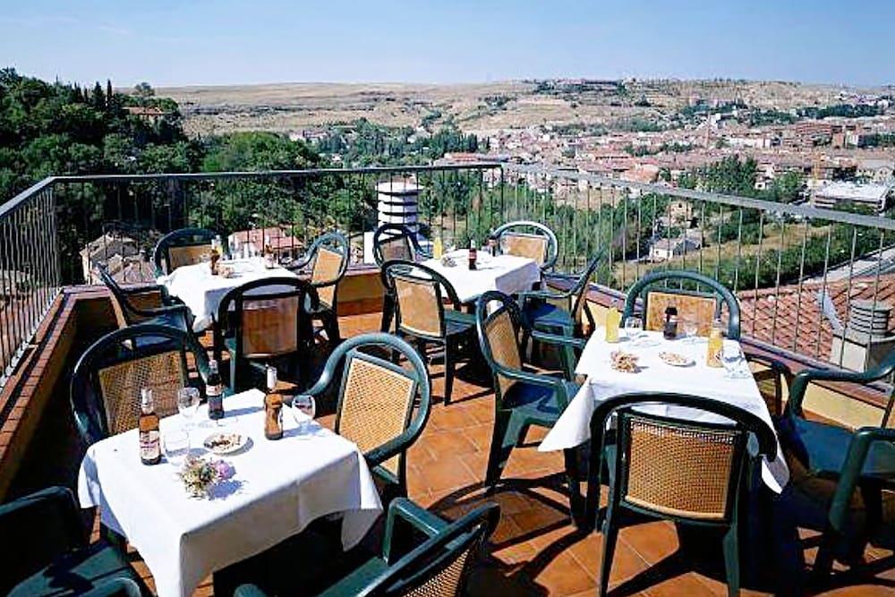 סגוביה Hotel Ele Acueducto מראה חיצוני תמונה