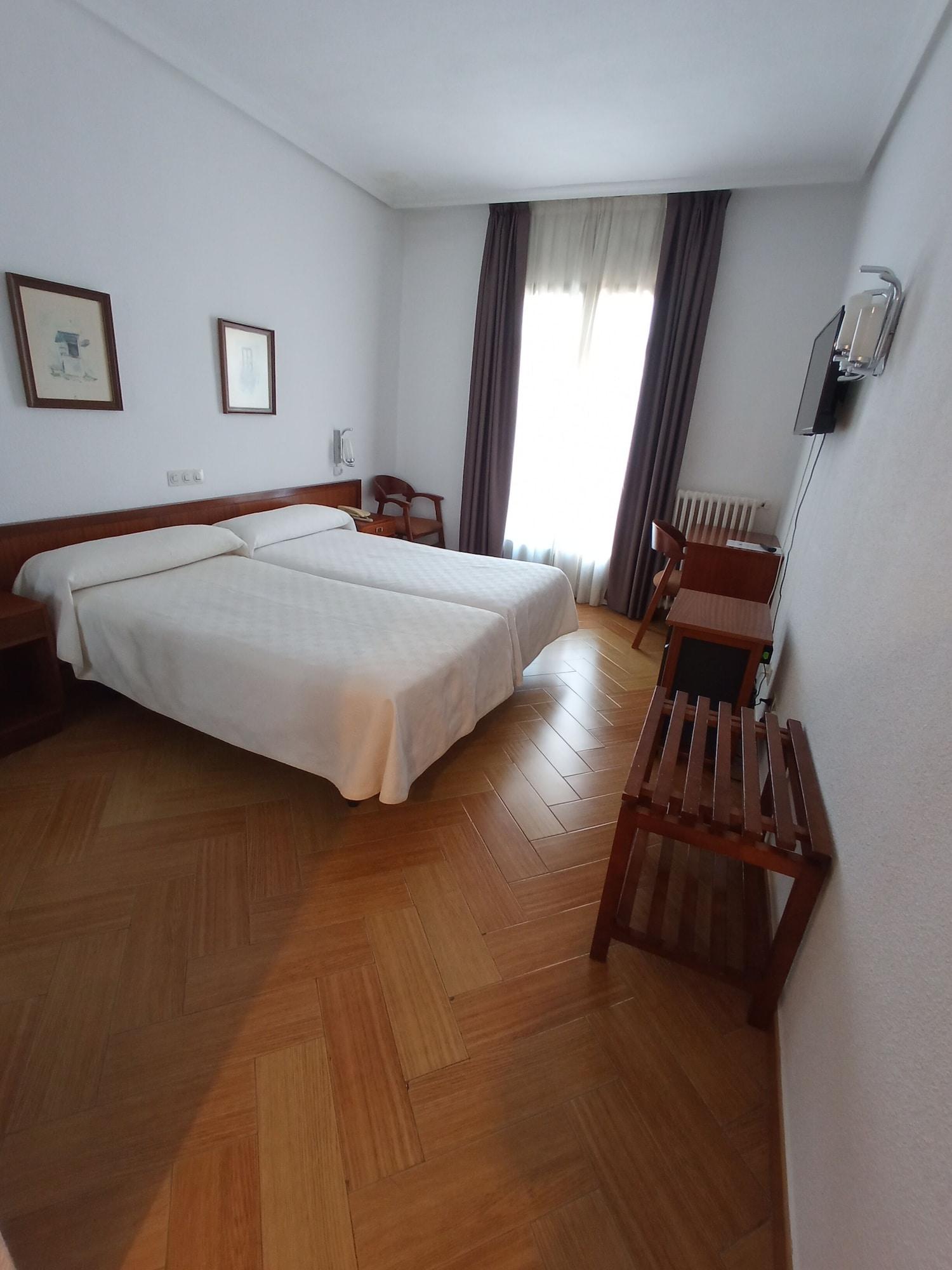סגוביה Hotel Ele Acueducto מראה חיצוני תמונה