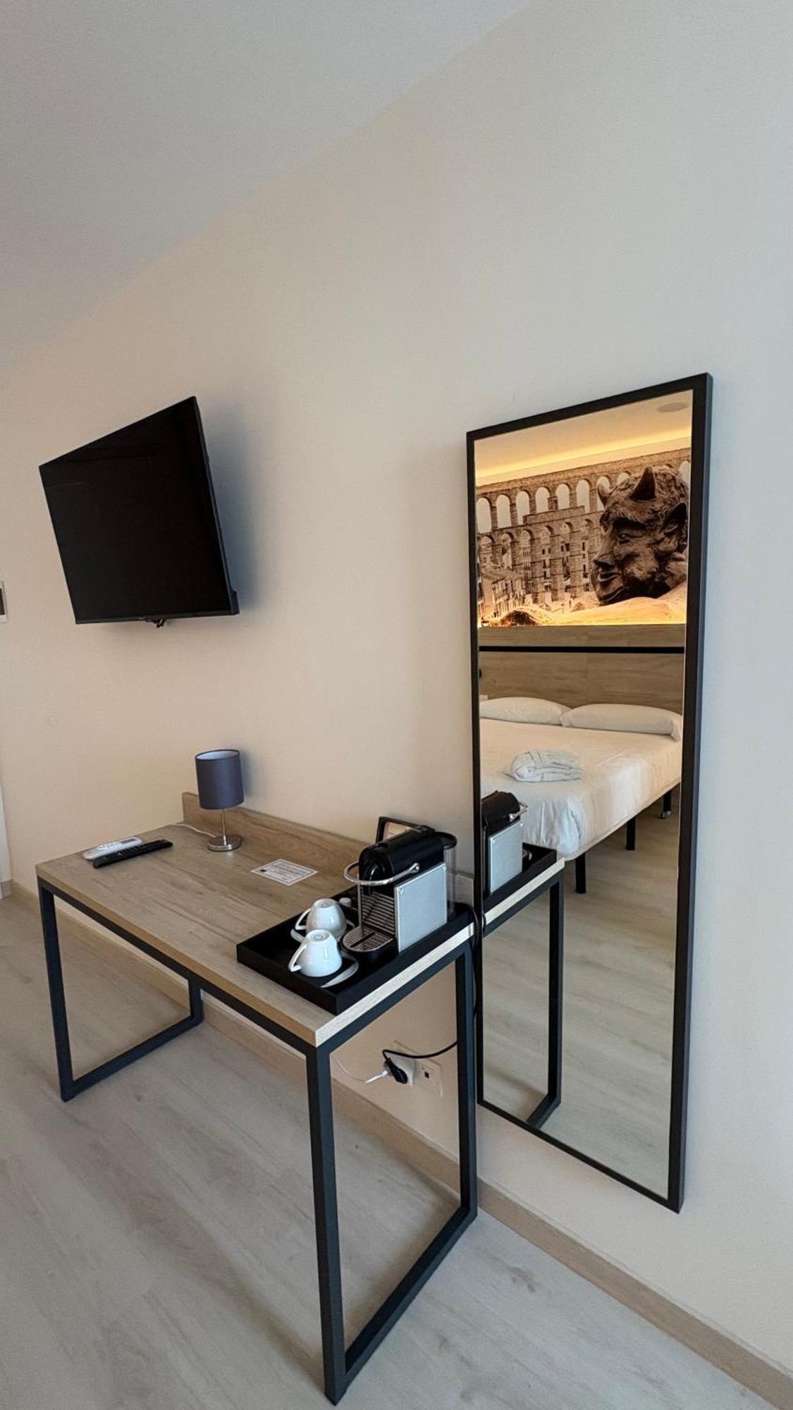 סגוביה Hotel Ele Acueducto מראה חיצוני תמונה