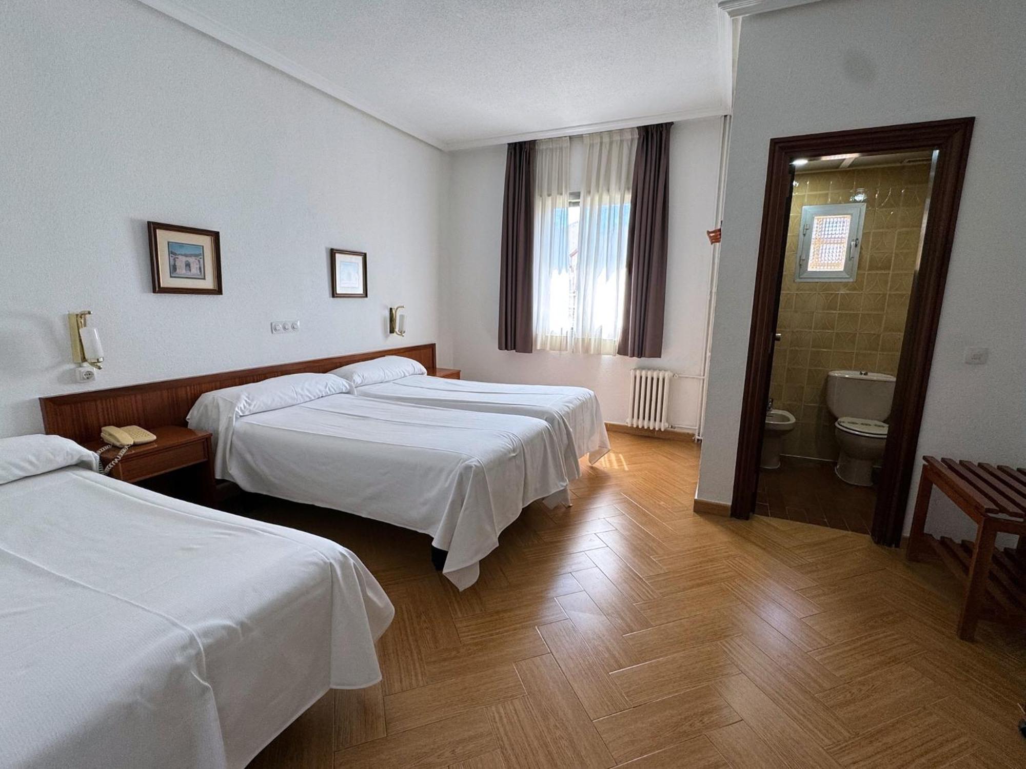 סגוביה Hotel Ele Acueducto מראה חיצוני תמונה